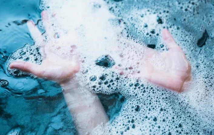 How to Make a Bubble Bath